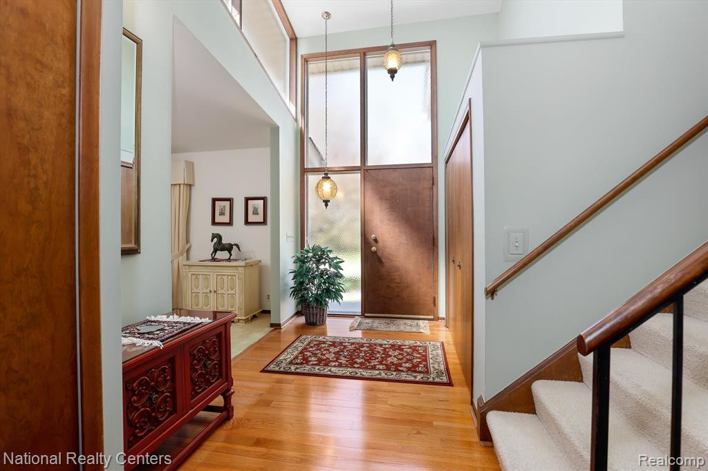 47171 BEECHCREST Drive, Plymouth, MI 48170 — Photo 2