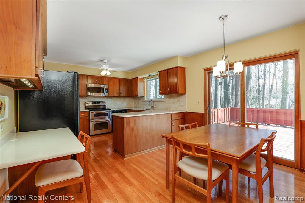 47171 BEECHCREST Drive, Plymouth, MI 48170 — Photo 8