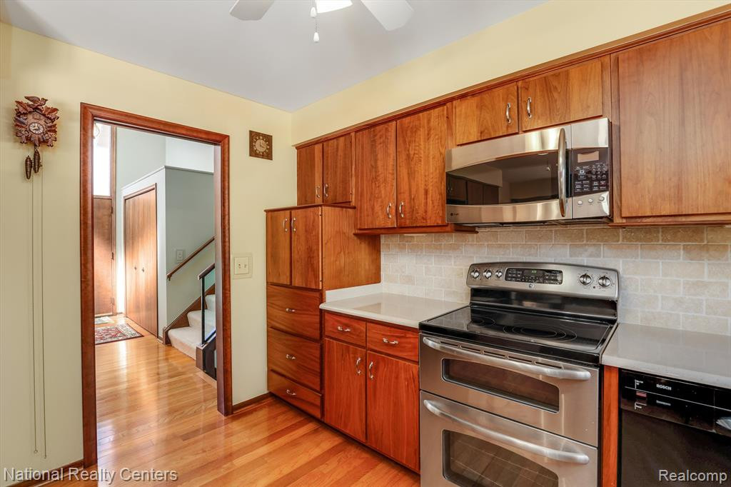 47171 BEECHCREST Drive, Plymouth, MI 48170 — Photo 10