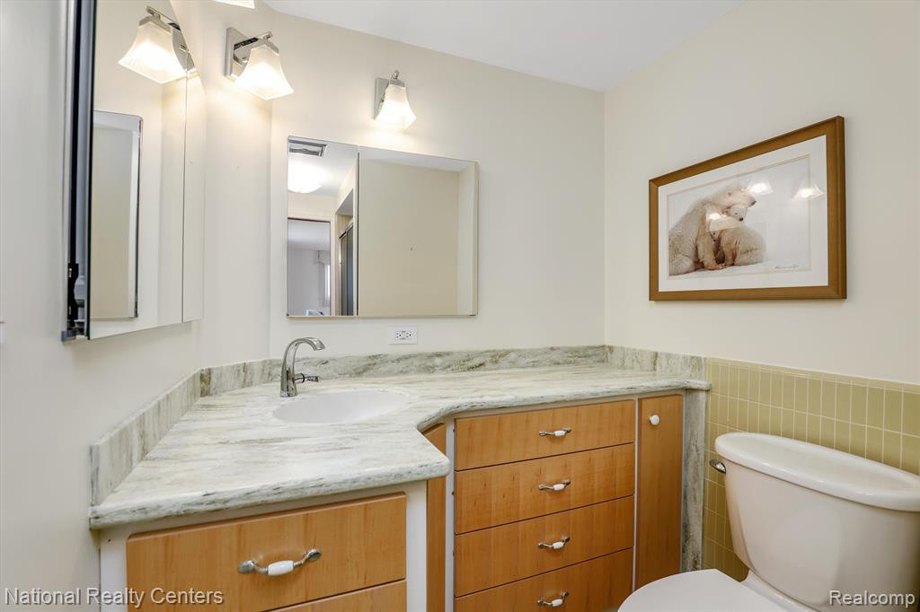 47171 BEECHCREST Drive, Plymouth, MI 48170 — Photo 18