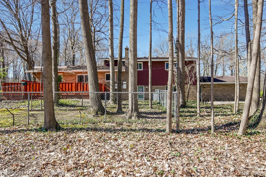 47171 BEECHCREST Drive, Plymouth, MI 48170 — Photo 33