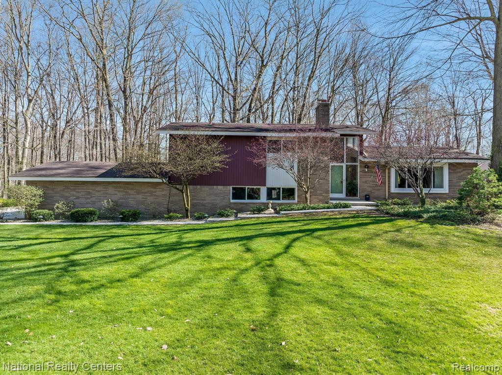47171 BEECHCREST Drive, Plymouth, MI 48170 — Photo 37