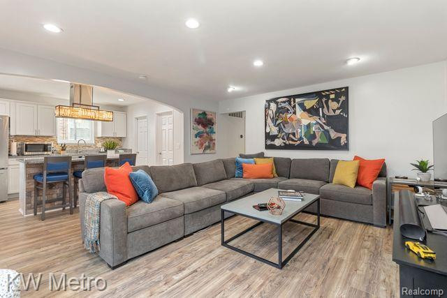 501 S Edgeworth Avenue, Royal Oak, MI 48067 — Photo 3