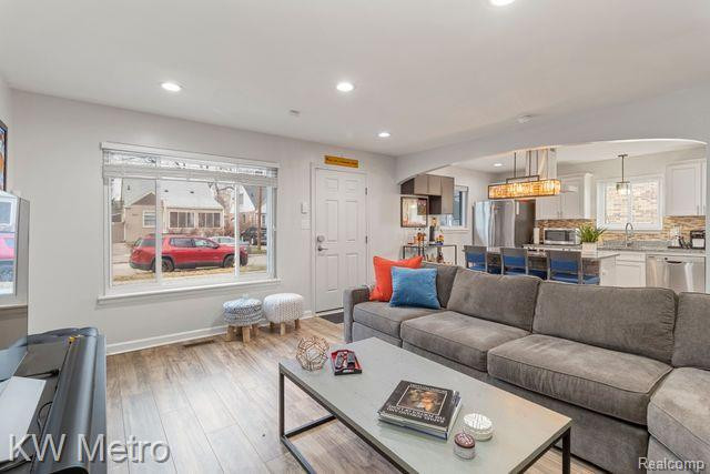 501 S Edgeworth Avenue, Royal Oak, MI 48067 — Photo 7