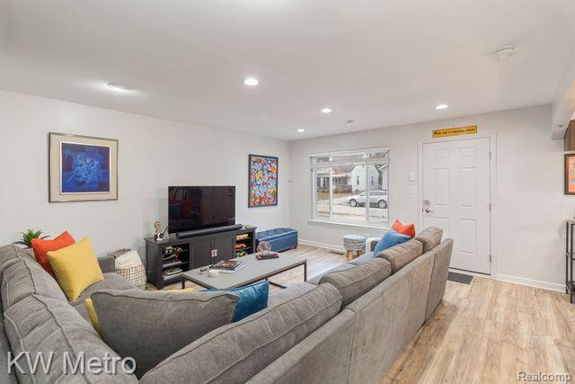 501 S Edgeworth Avenue, Royal Oak, MI 48067 — Photo 8