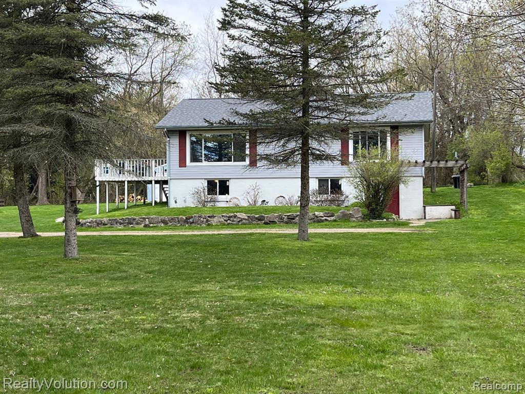 5522 HEMINGWAY LAKE Road, Otter Lake, MI 48464 — Photo 2
