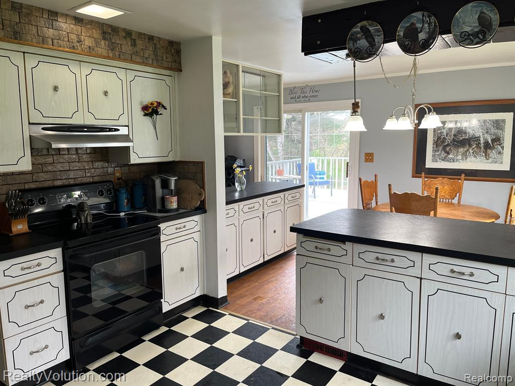 5522 HEMINGWAY LAKE Road, Otter Lake, MI 48464 — Photo 16