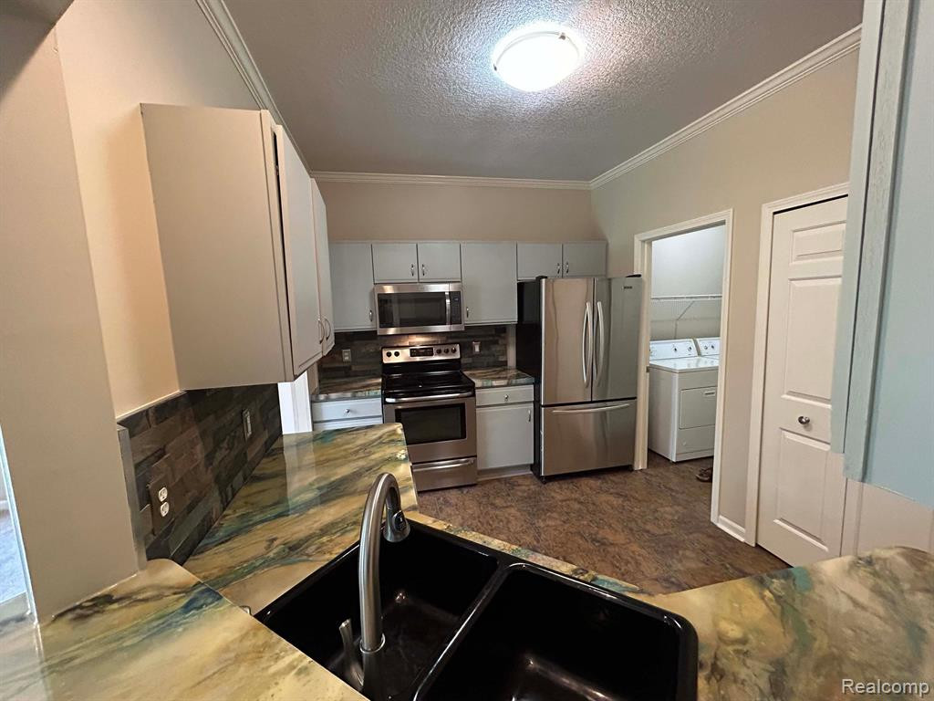 142 BURWYCK PARK Drive, Saline, MI 48176 — Photo 11