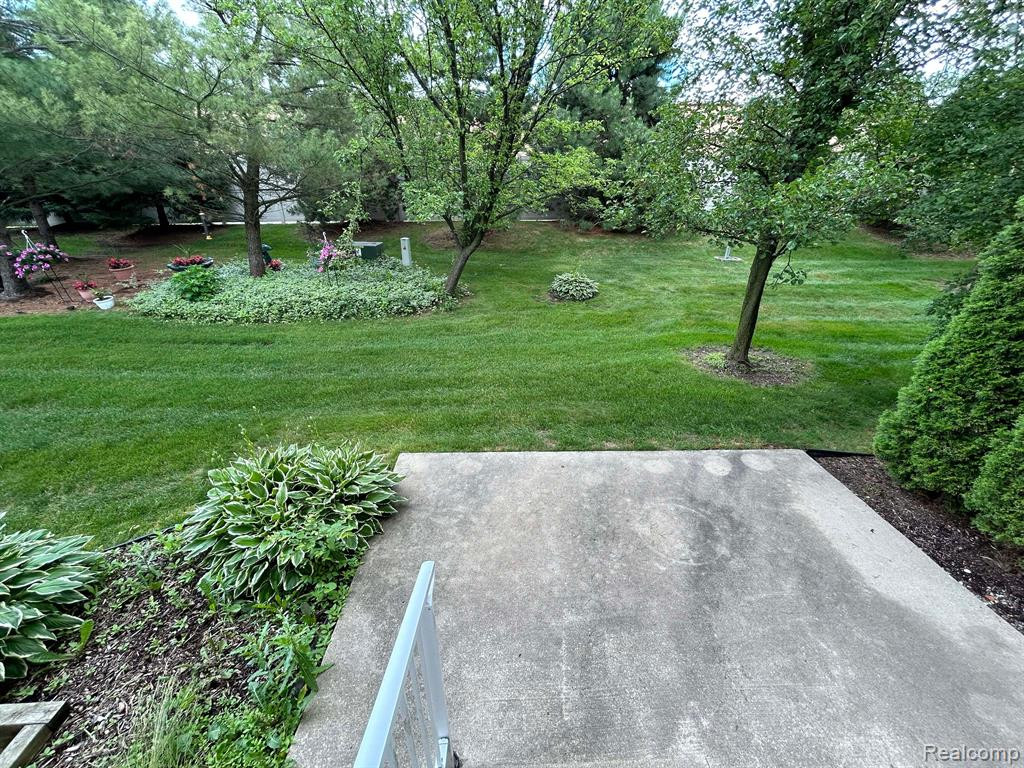 142 BURWYCK PARK Drive, Saline, MI 48176 — Photo 13