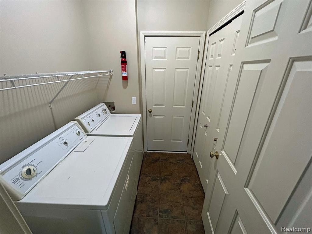 142 BURWYCK PARK Drive, Saline, MI 48176 — Photo 24