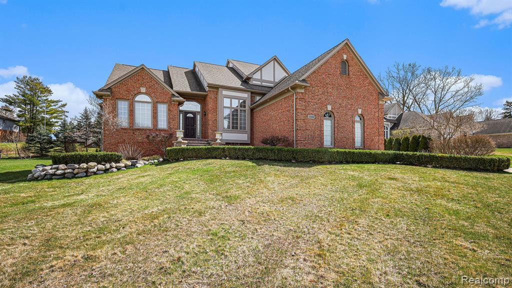 55568 N KINGSWAY Drive E, Shelby Twp, MI 48316 — front exterior