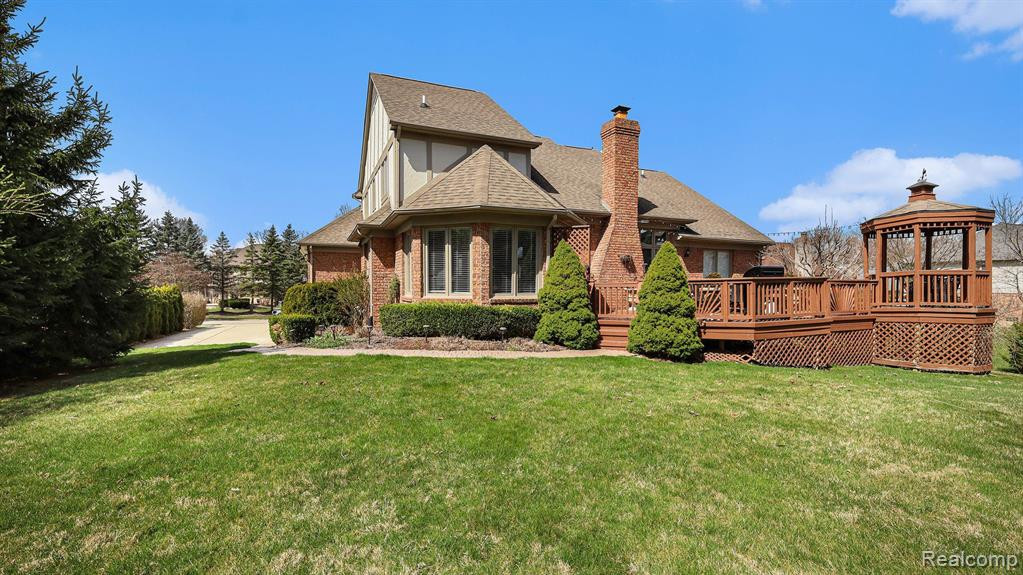 55568 N KINGSWAY Drive E, Shelby Twp, MI 48316 — Photo 3