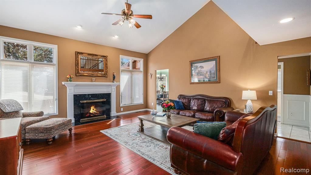 55568 N KINGSWAY Drive E, Shelby Twp, MI 48316 — Photo 11