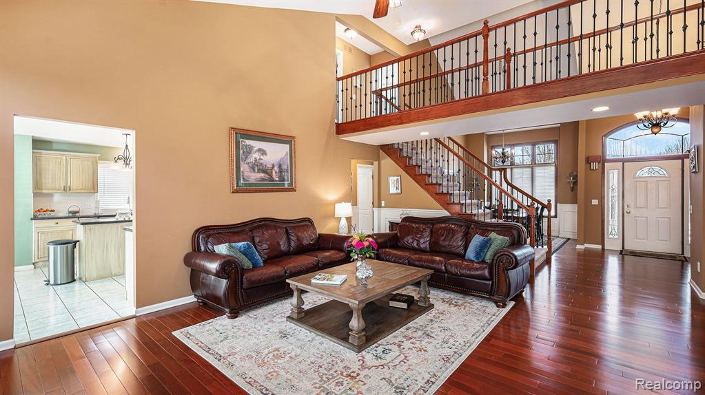 55568 N KINGSWAY Drive E, Shelby Twp, MI 48316 — Photo 12