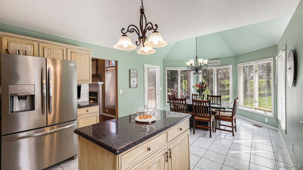 55568 N KINGSWAY Drive E, Shelby Twp, MI 48316 — Photo 19