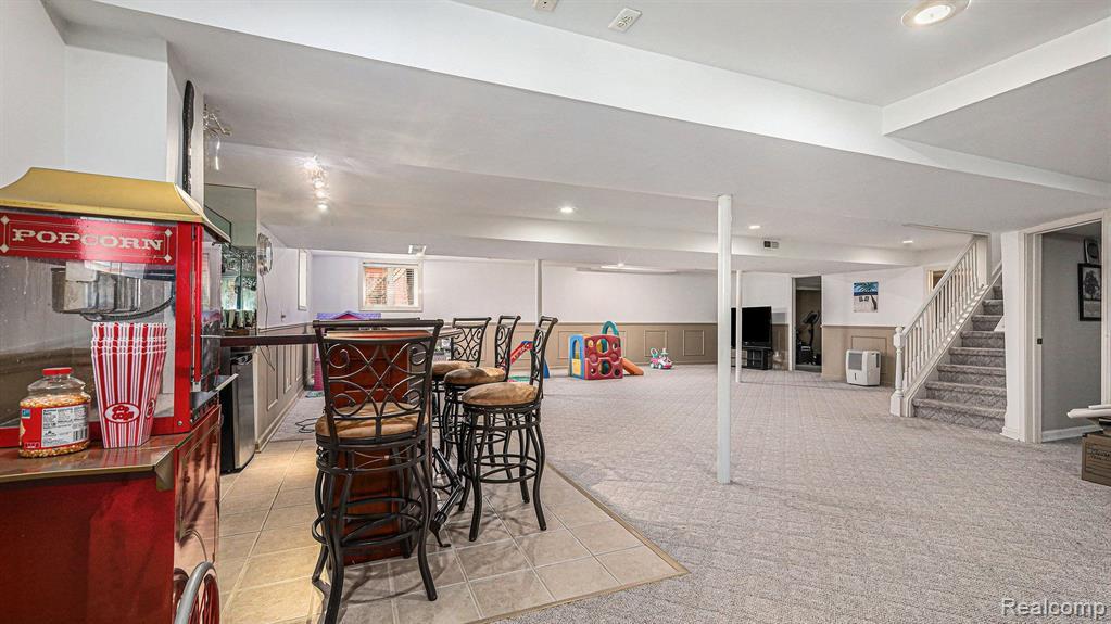 55568 N KINGSWAY Drive E, Shelby Twp, MI 48316 — Photo 32