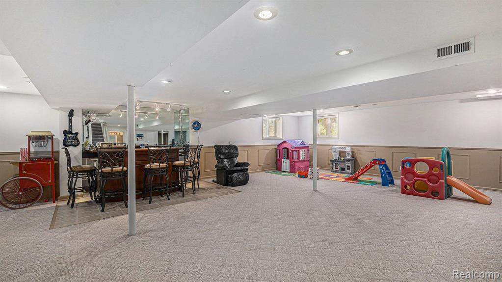 55568 N KINGSWAY Drive E, Shelby Twp, MI 48316 — Photo 34