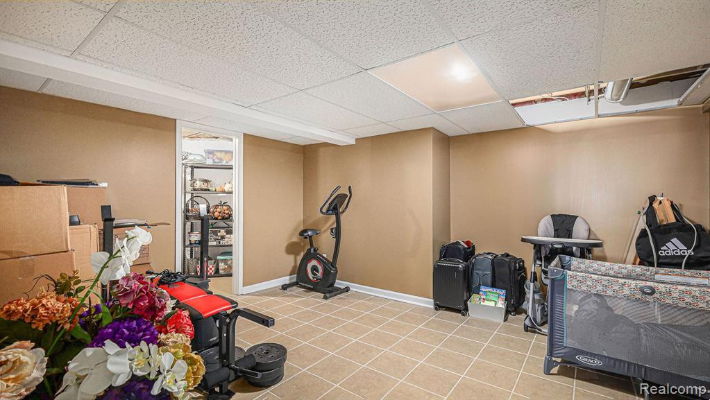 55568 N KINGSWAY Drive E, Shelby Twp, MI 48316 — Photo 36