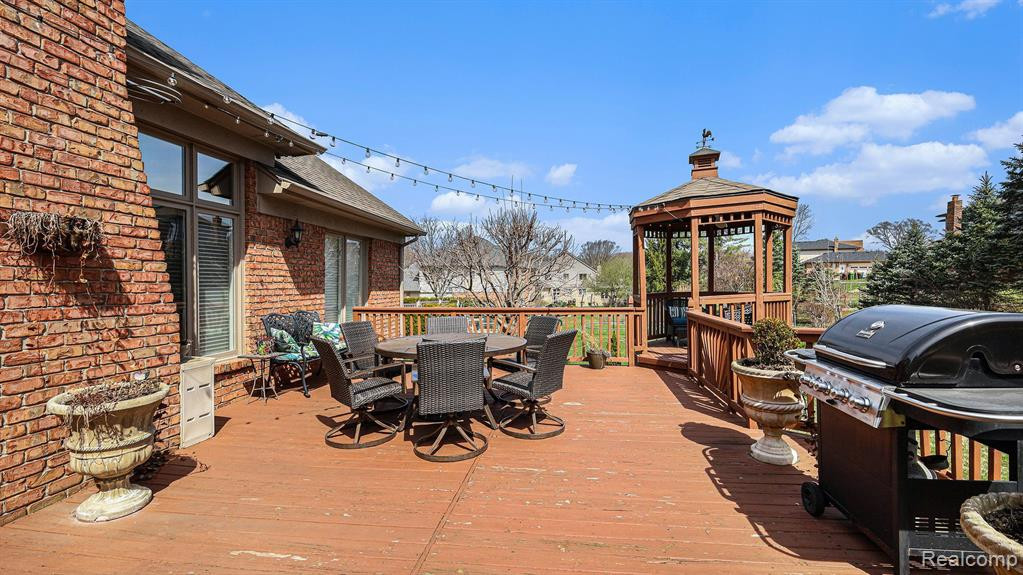 55568 N KINGSWAY Drive E, Shelby Twp, MI 48316 — Photo 45