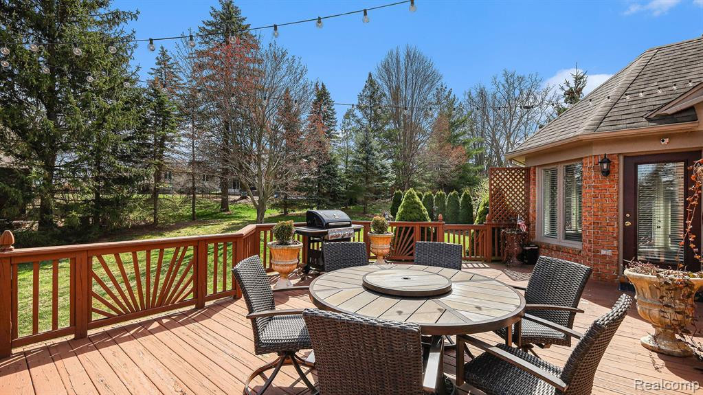 55568 N KINGSWAY Drive E, Shelby Twp, MI 48316 — Photo 46