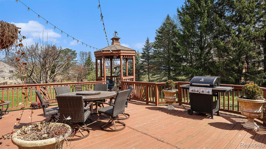 55568 N KINGSWAY Drive E, Shelby Twp, MI 48316 — Photo 47