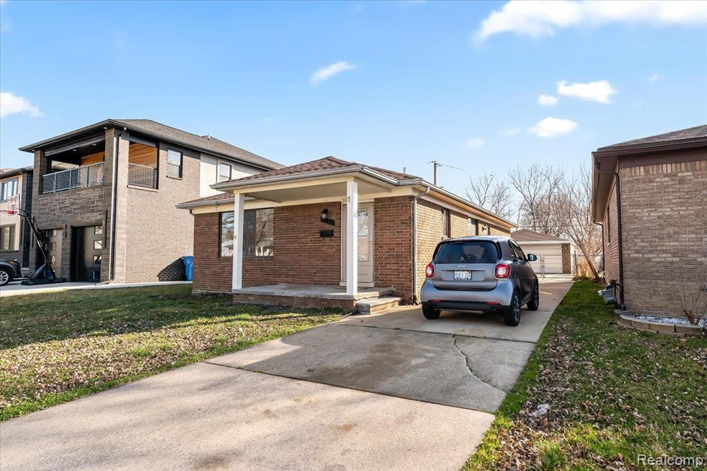6030 WHITEFIELD Street, Dearborn Heights, MI 48127 — Photo 3