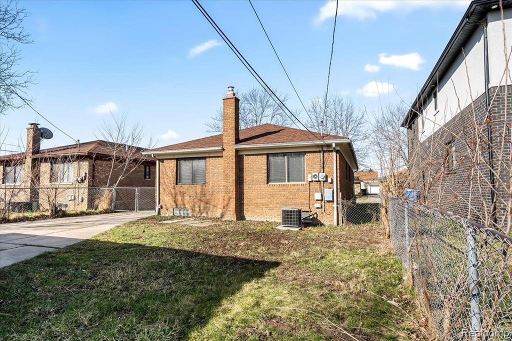 6030 WHITEFIELD Street, Dearborn Heights, MI 48127 — Photo 21