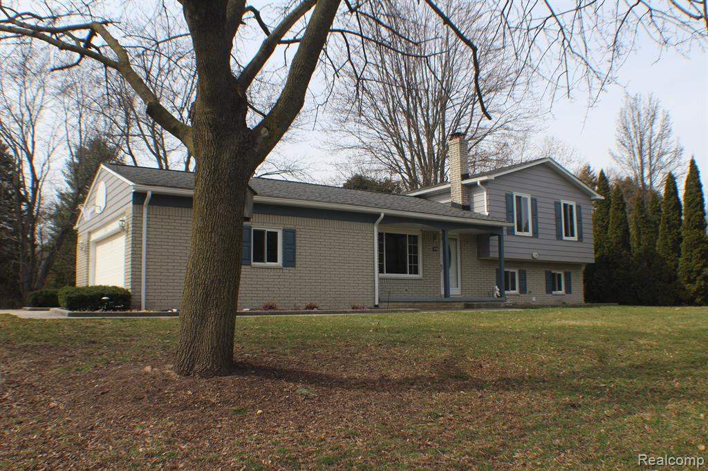 450 S CONKLIN Road, Lake Orion, MI 48362 — Photo 4
