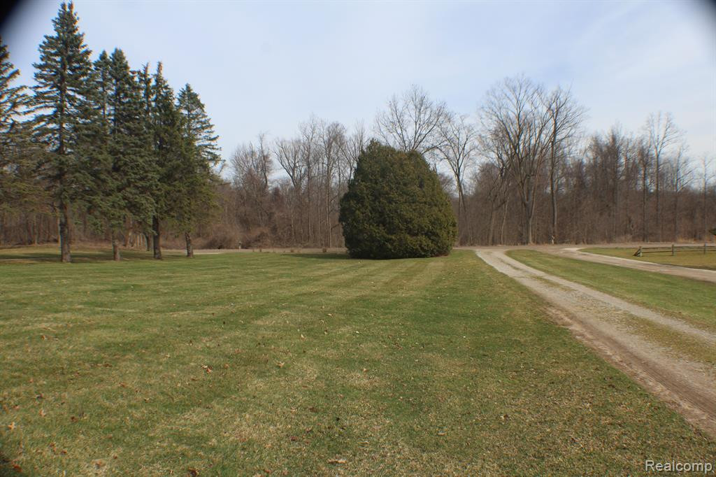 450 S CONKLIN Road, Lake Orion, MI 48362 — Photo 5
