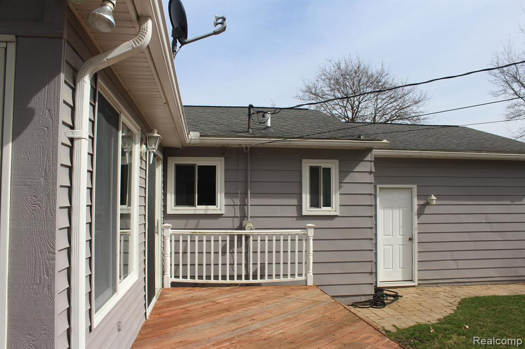 450 S CONKLIN Road, Lake Orion, MI 48362 — Photo 6
