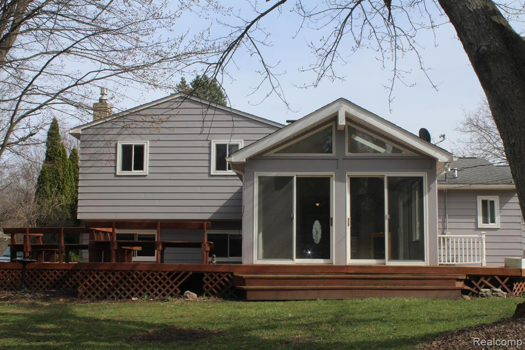 450 S CONKLIN Road, Lake Orion, MI 48362 — Photo 8