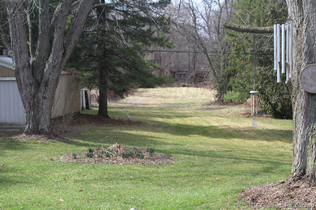 450 S CONKLIN Road, Lake Orion, MI 48362 — Photo 9