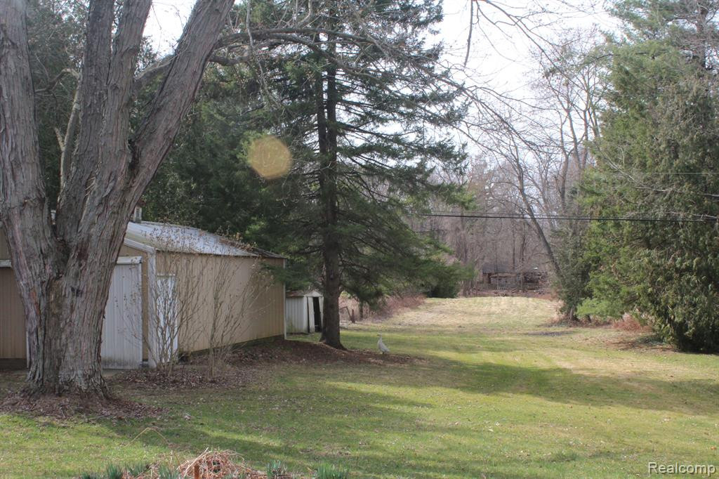 450 S CONKLIN Road, Lake Orion, MI 48362 — Photo 10