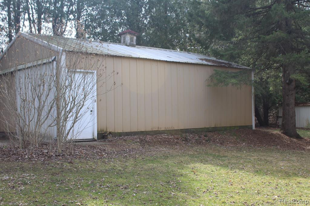 450 S CONKLIN Road, Lake Orion, MI 48362 — Photo 11