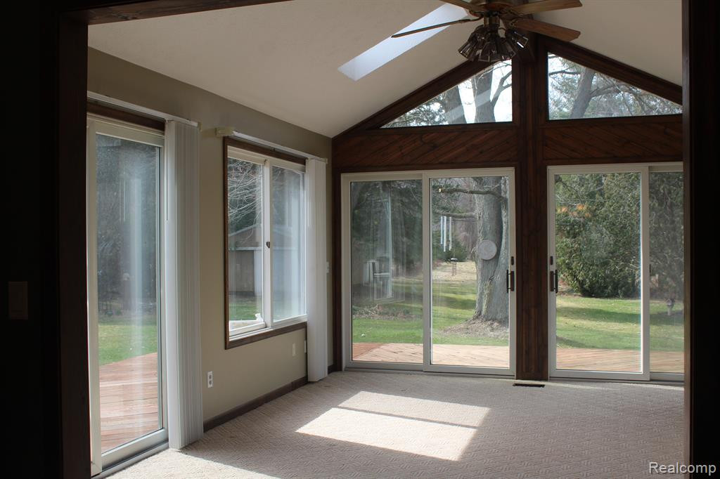 450 S CONKLIN Road, Lake Orion, MI 48362 — Photo 17