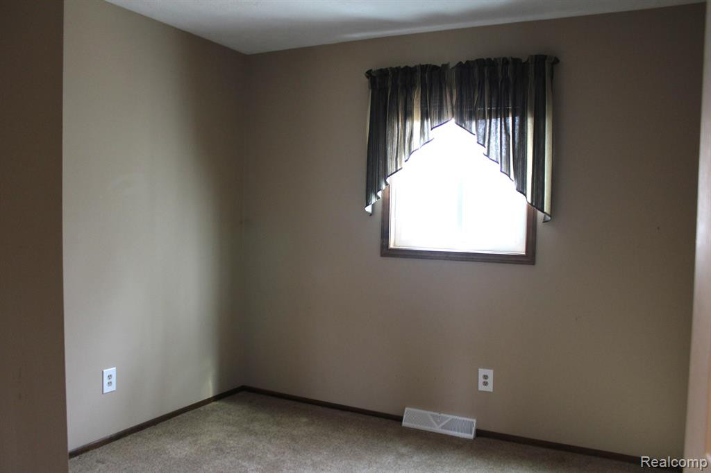 450 S CONKLIN Road, Lake Orion, MI 48362 — Photo 22