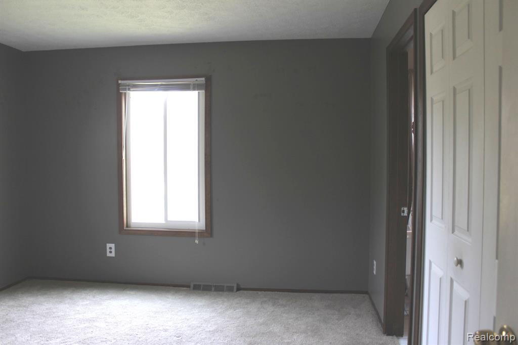 450 S CONKLIN Road, Lake Orion, MI 48362 — Photo 23