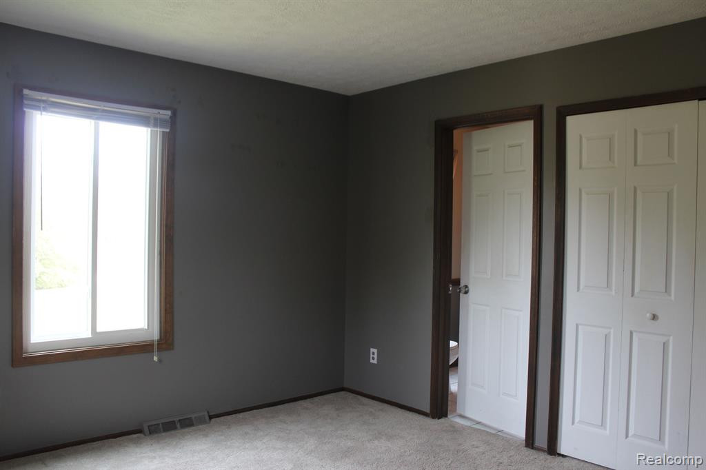 450 S CONKLIN Road, Lake Orion, MI 48362 — Photo 24