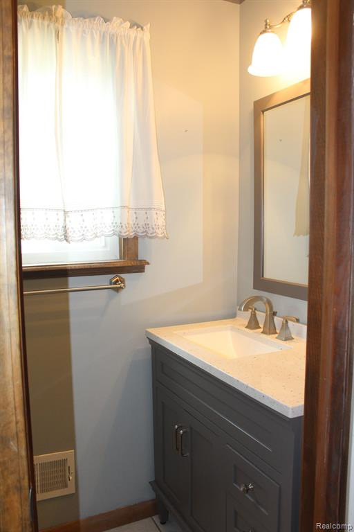 450 S CONKLIN Road, Lake Orion, MI 48362 — Photo 25
