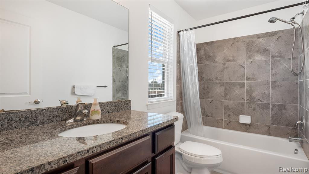 4620 BRADLEY Circle, Troy, MI 48085 — Photo 14