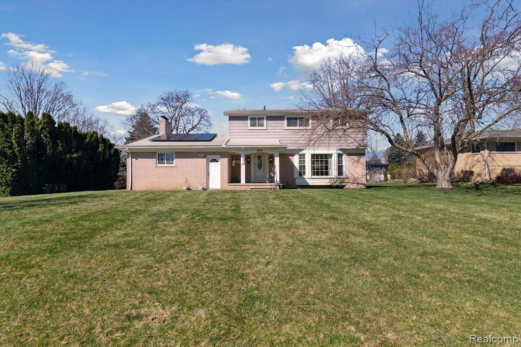 898 LYNNDALE Drive, Rochester Hills, MI 48309 — Photo 2