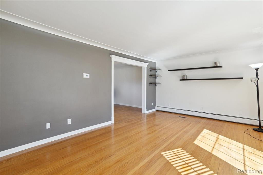 898 LYNNDALE Drive, Rochester Hills, MI 48309 — Photo 5