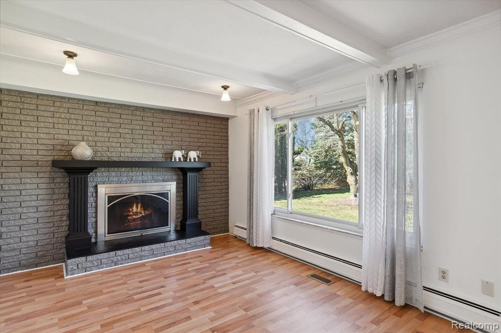 898 LYNNDALE Drive, Rochester Hills, MI 48309 — Photo 18