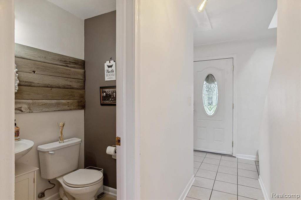 898 LYNNDALE Drive, Rochester Hills, MI 48309 — Photo 20