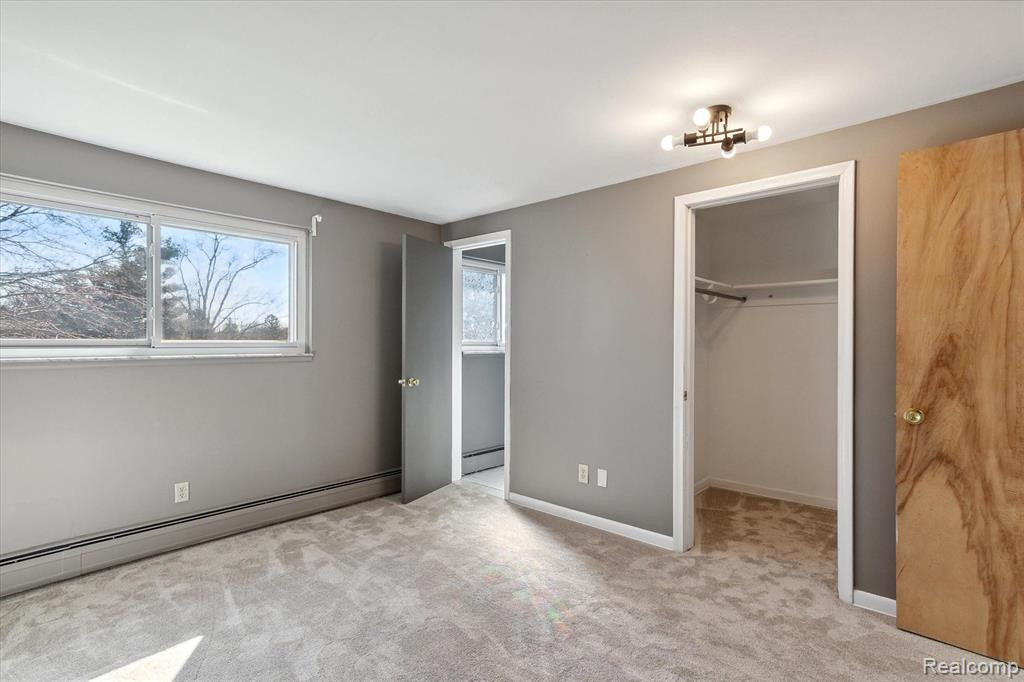 898 LYNNDALE Drive, Rochester Hills, MI 48309 — Photo 26