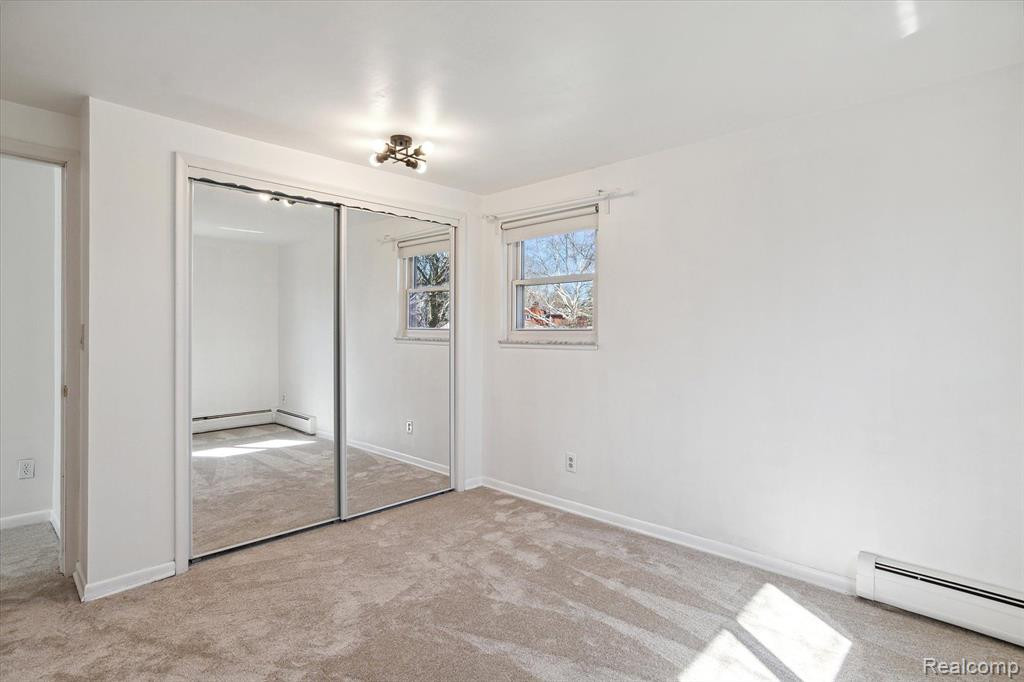 898 LYNNDALE Drive, Rochester Hills, MI 48309 — Photo 35