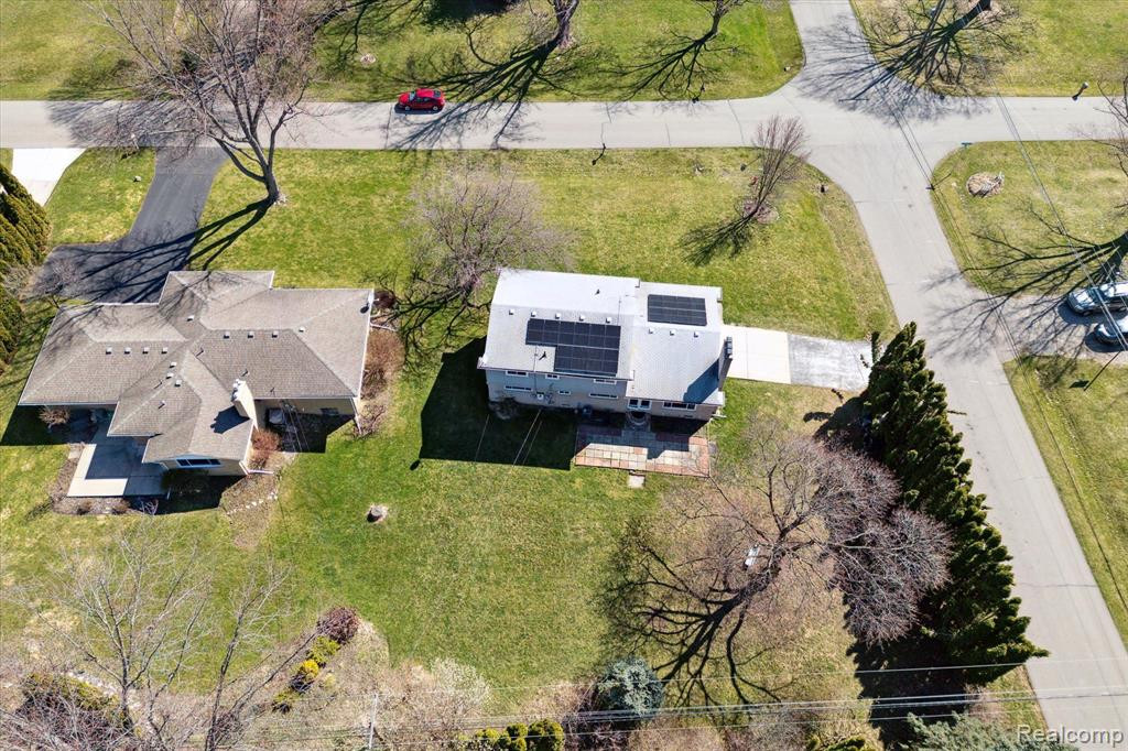 898 LYNNDALE Drive, Rochester Hills, MI 48309 — Photo 43