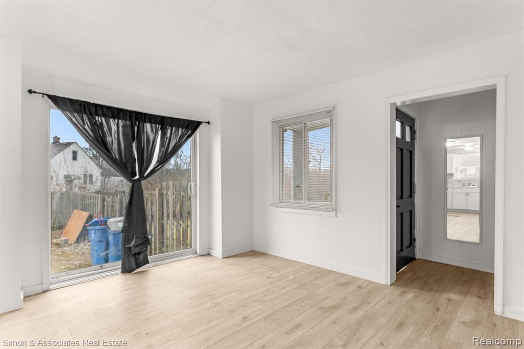 7512 HAZELTON Street, Dearborn Heights, MI 48127 — Photo 4