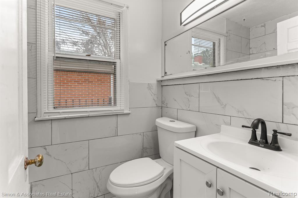 7512 HAZELTON Street, Dearborn Heights, MI 48127 — Photo 13