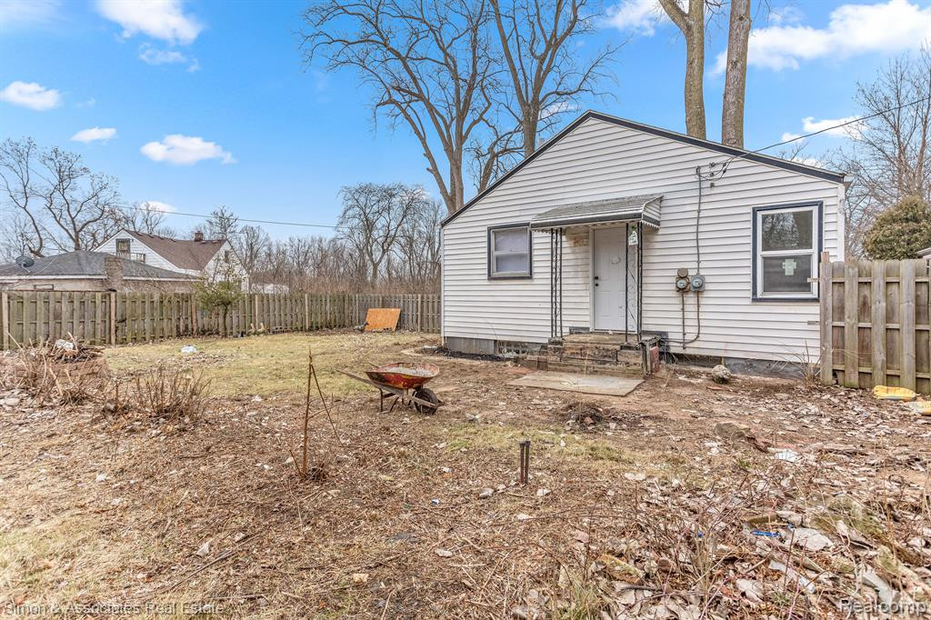 7512 HAZELTON Street, Dearborn Heights, MI 48127 — Photo 22